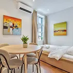 Heimby - W Free Parking Apartmán *