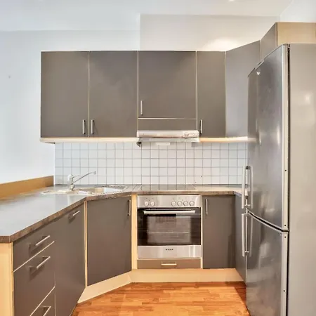 Heimby - W Free Parking Apartment
